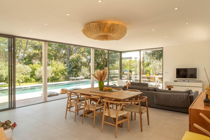 Image No.6-6 Bed House for sale