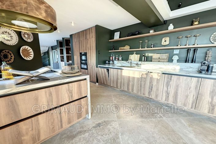 Image No.13-7 Bed House for sale