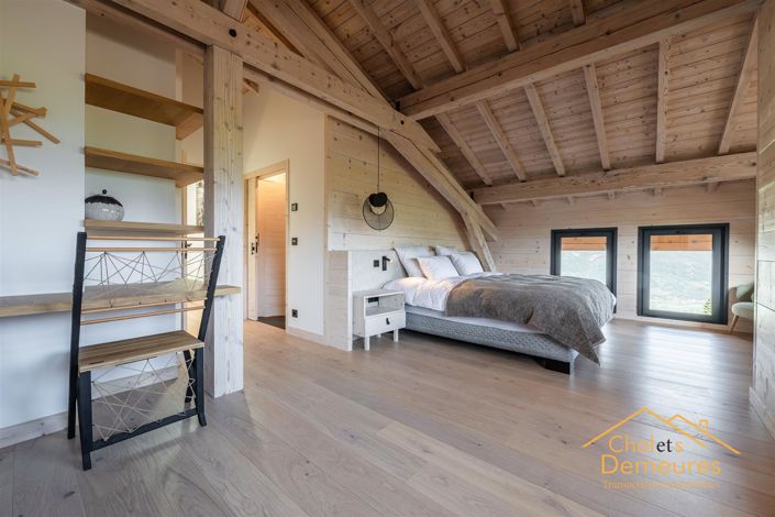 Image No.11-5 Bed House for sale