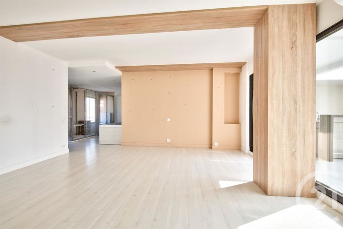 Image No.10-4 Bed Apartment for sale