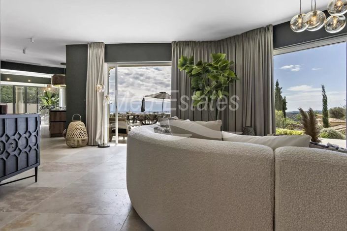 Image No.12-5 Bed House for sale