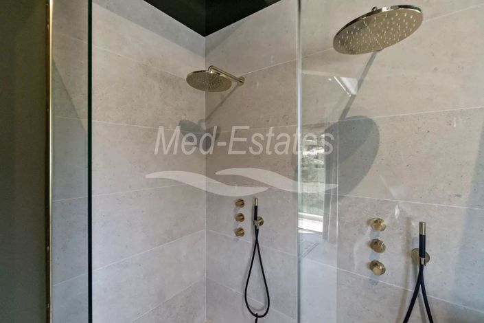 Image No.25-5 Bed House for sale