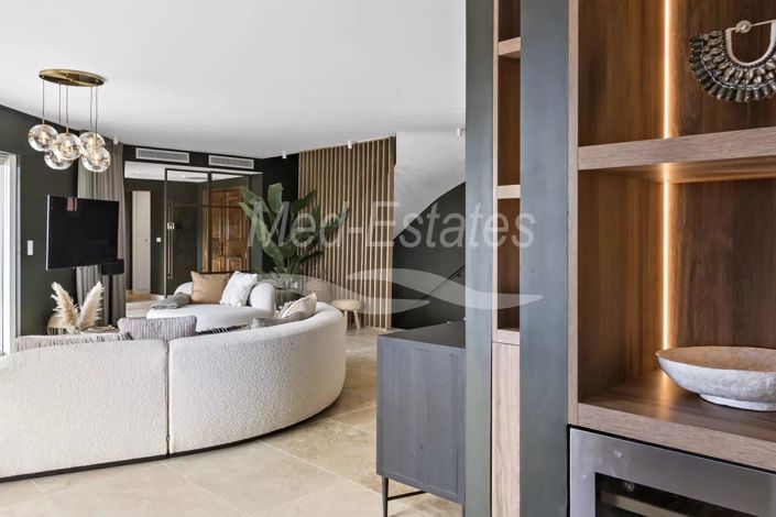 Image No.30-5 Bed House for sale