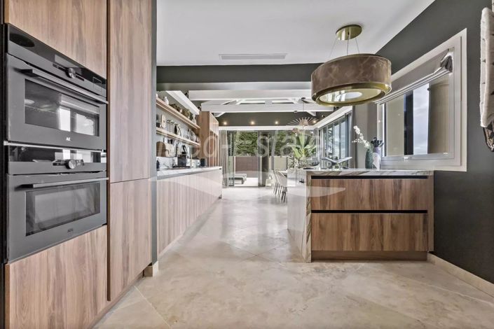 Image No.31-5 Bed House for sale