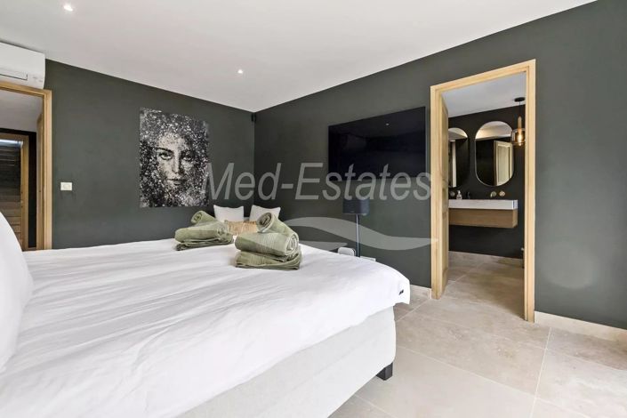 Image No.43-5 Bed House for sale