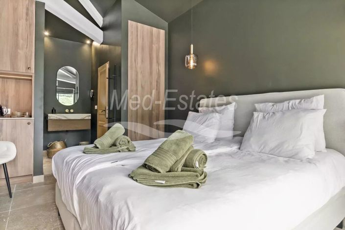 Image No.44-5 Bed House for sale