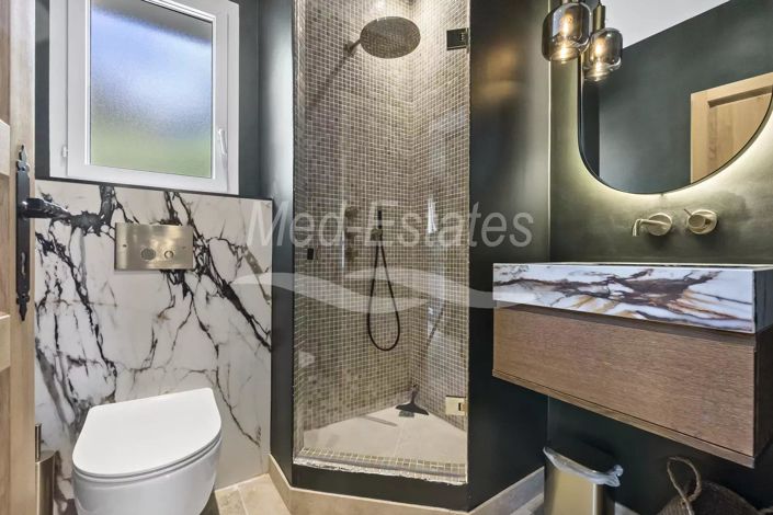 Image No.45-5 Bed House for sale