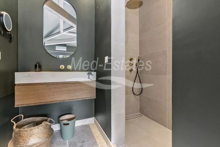 Image No.53-5 Bed House for sale