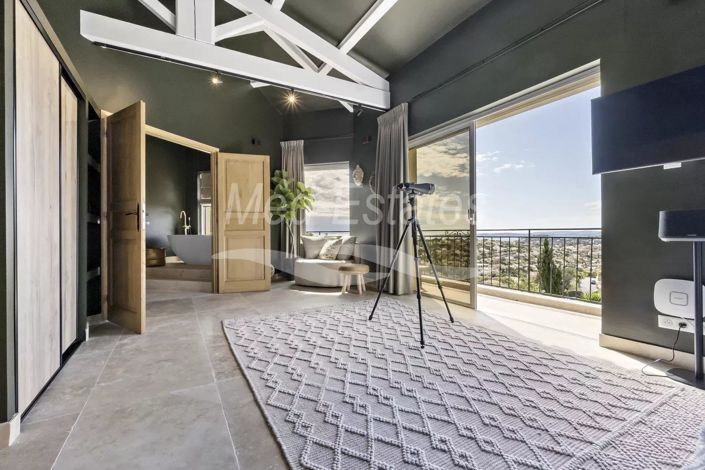 Image No.7-5 Bed House for sale