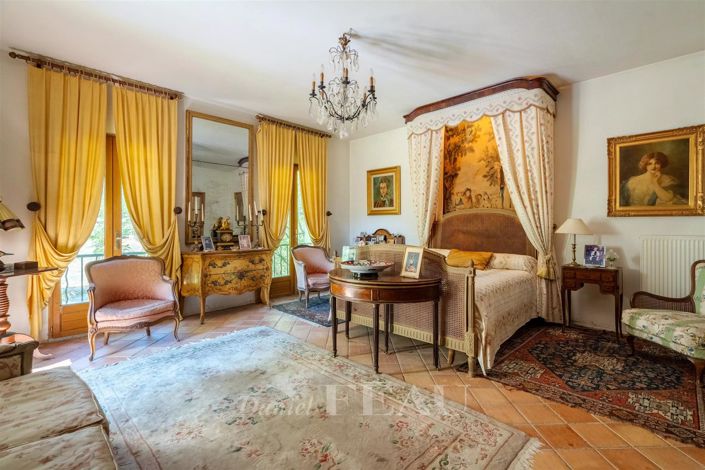 Image No.9-5 Bed House for sale