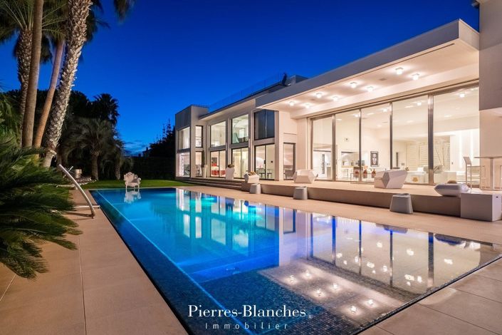 Image No.10-4 Bed Property for sale