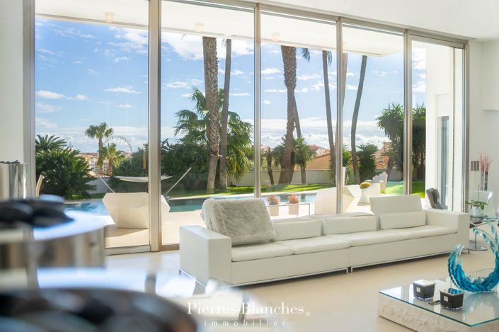 Image No.6-4 Bed Property for sale