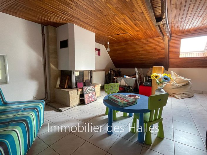 Image No.10-3 Bed House for sale