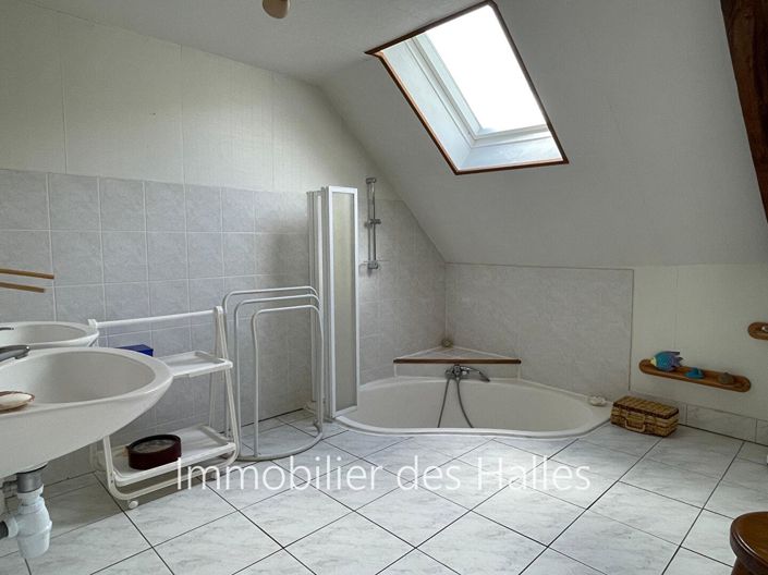 Image No.15-3 Bed House for sale