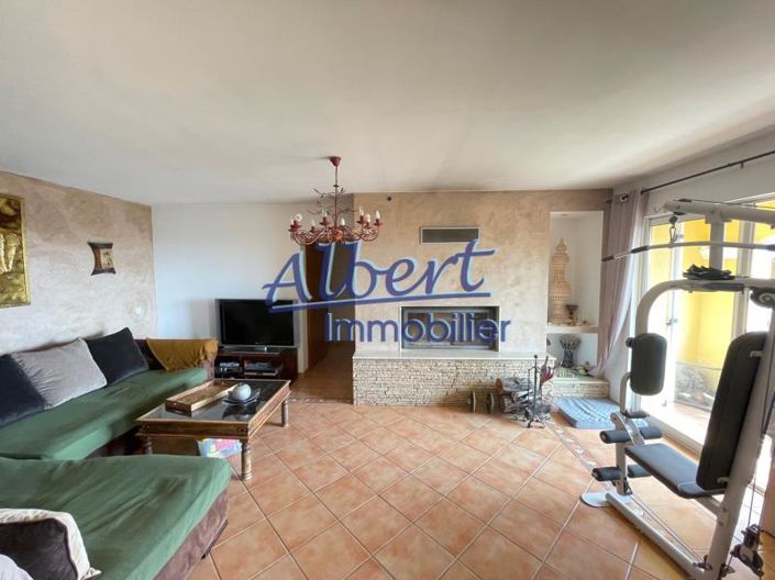 Image No.9-5 Bed House for sale