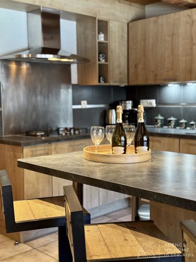 Image No.20-4 Bed House for sale