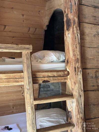 Image No.23-4 Bed House for sale