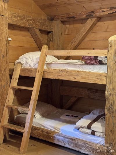 Image No.24-4 Bed House for sale