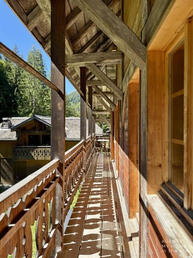 Image No.26-4 Bed House for sale