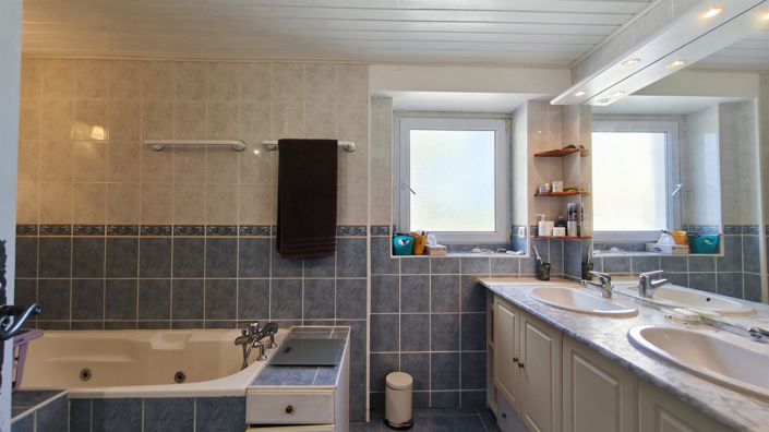 Image No.21-5 Bed House for sale