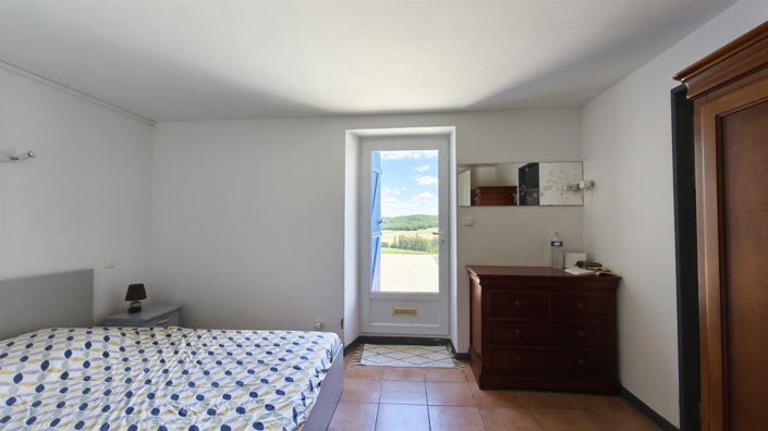 Image No.26-5 Bed House for sale