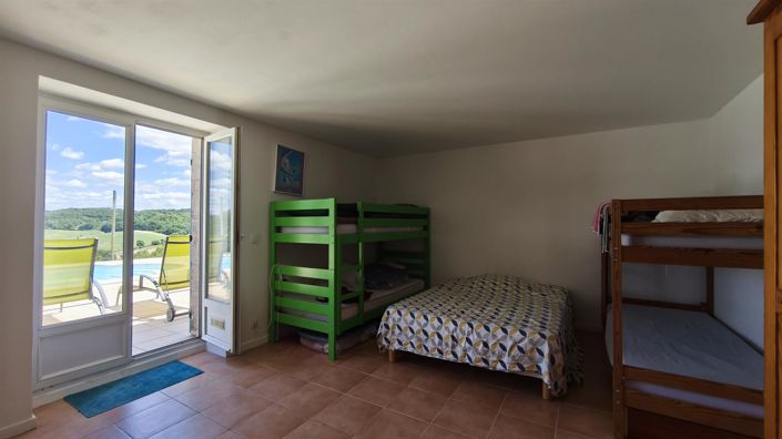 Image No.28-5 Bed House for sale