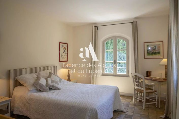 Image No.24-4 Bed House for sale