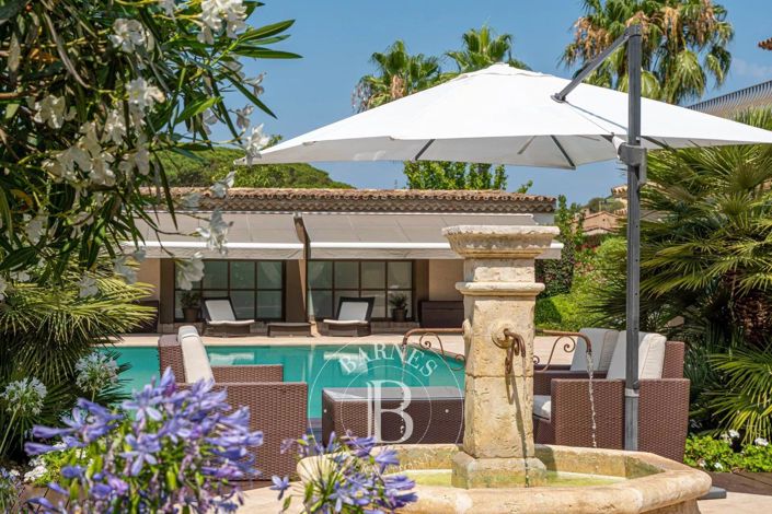 Image No.6-8 Bed House for sale