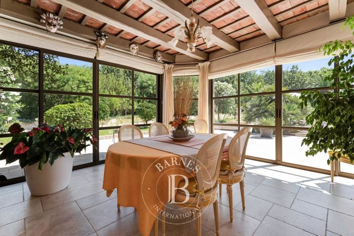 Image No.9-8 Bed House for sale