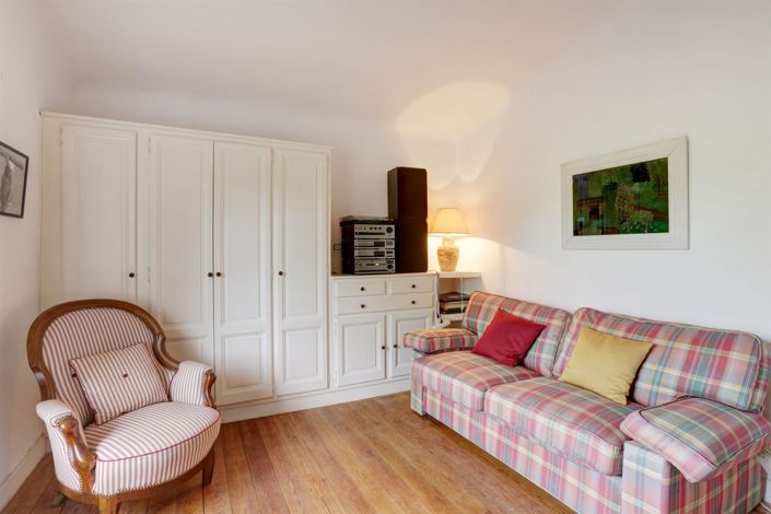 Image No.29-4 Bed House for sale