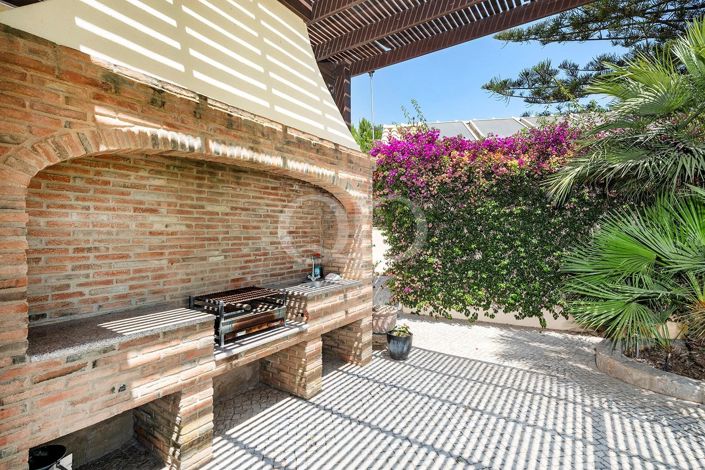 Image No.12-4 Bed House for sale