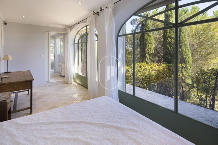 Image No.11-7 Bed House for sale