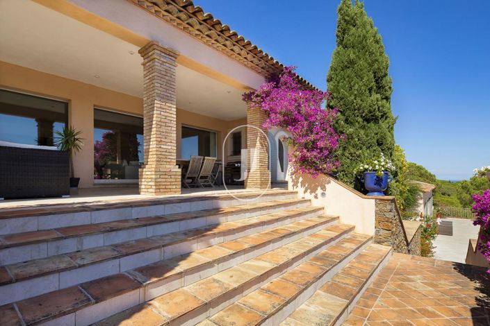 Image No.13-7 Bed House for sale