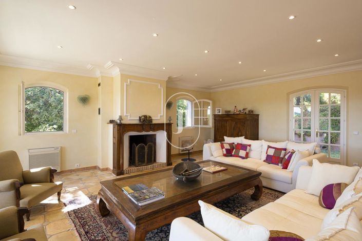 Image No.6-7 Bed House for sale