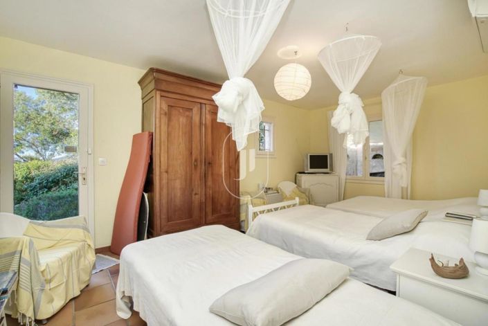 Image No.10-3 Bed Apartment for sale