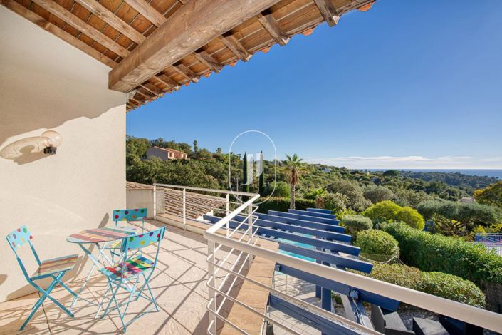 Image No.10-5 Bed House for sale