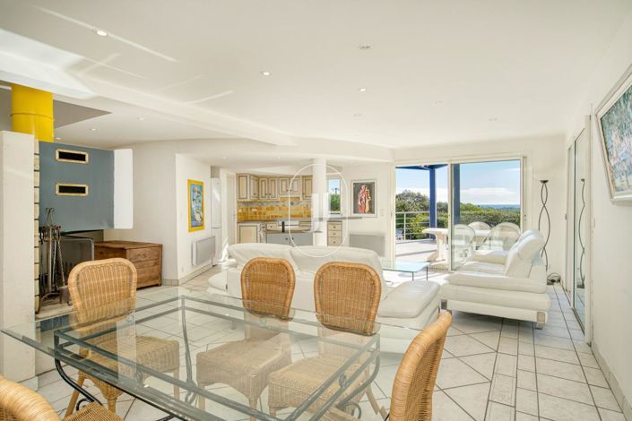 Image No.4-5 Bed House for sale