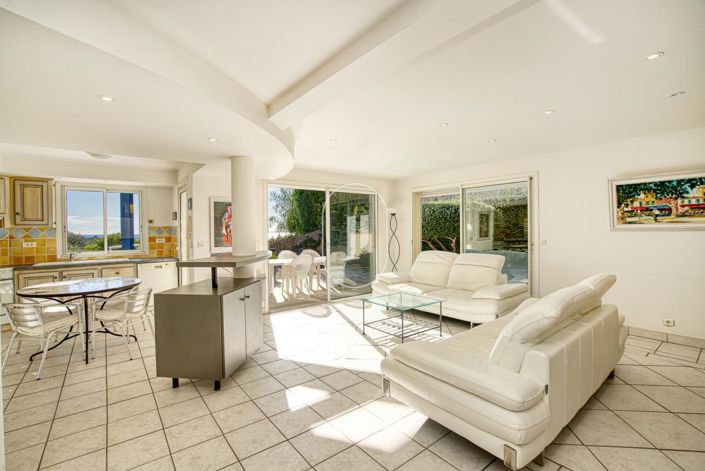 Image No.5-5 Bed House for sale