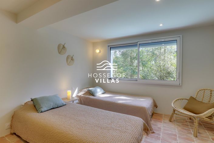 Image No.18-4 Bed House for sale