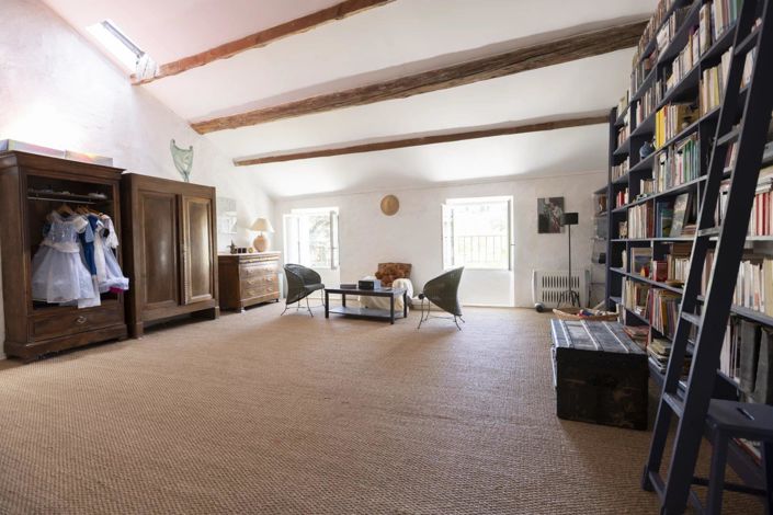 Image No.14-6 Bed House for sale