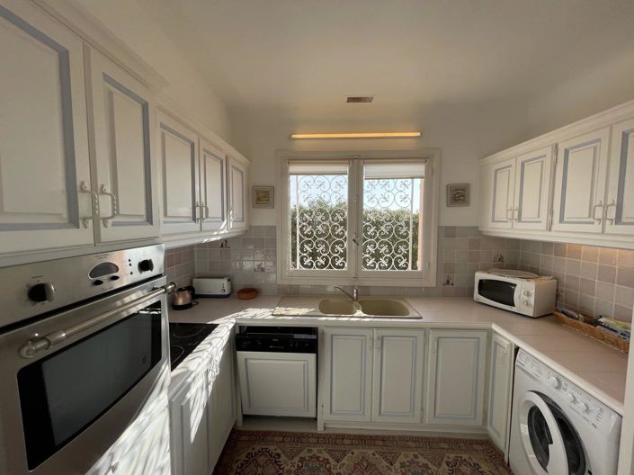 Image No.13-2 Bed House for sale