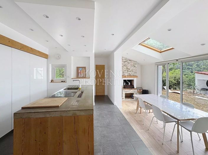 Image No.10-4 Bed House for sale