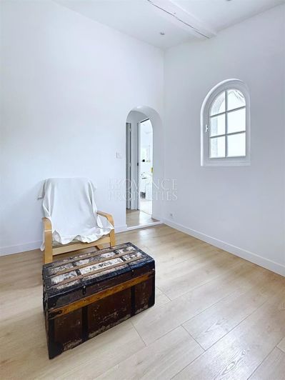 Image No.18-4 Bed House for sale