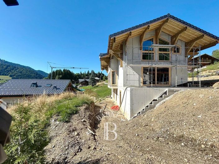 Image No.3-5 Bed House for sale