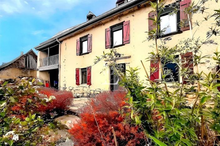 Image No.2-5 Bed Property for sale