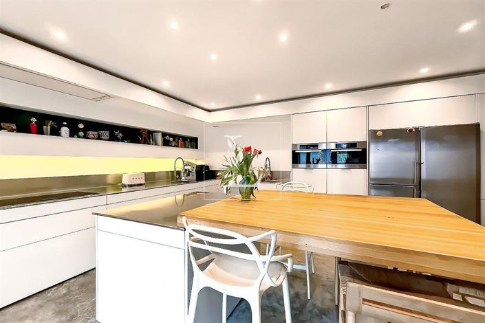 Image No.6-5 Bed Property for sale