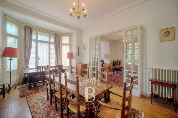 Image No.22-8 Bed House for sale