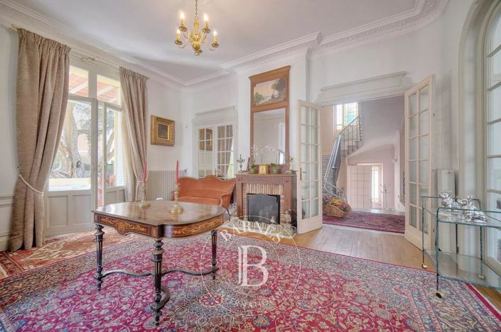 Image No.28-8 Bed House for sale