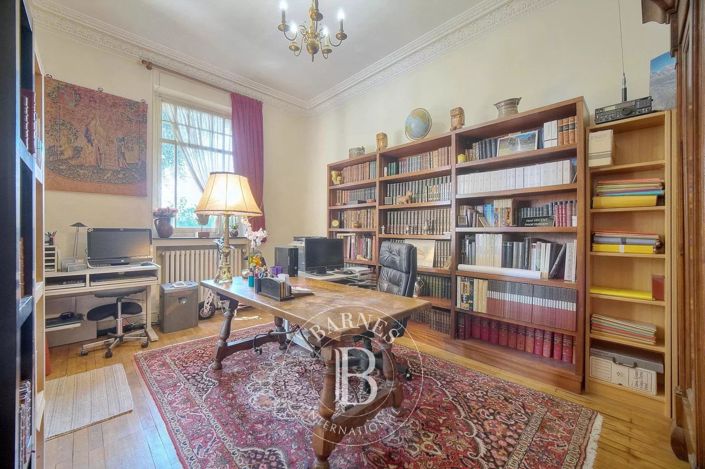 Image No.29-8 Bed House for sale