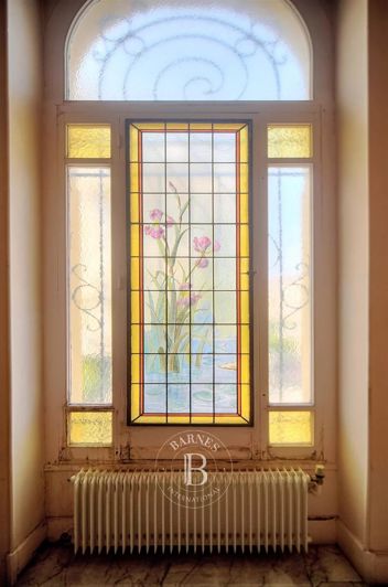 Image No.5-8 Bed House for sale